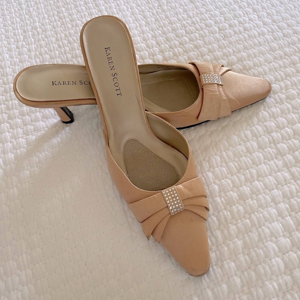 Karen Scott Women's Gold Satin 3” Heeled Mules. Old Money Elegance in Size 6.5.